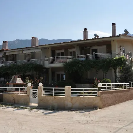 Giannakis Chrisi Ammoudia